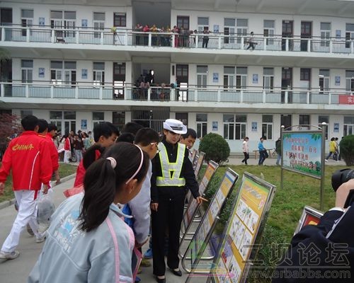 𯽭�����ӽ�ͨ�����߽�У԰